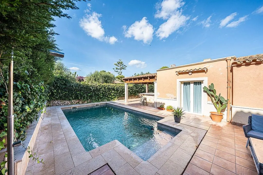 Pool - Chalet with Pool and Terrace in Cala Romántica