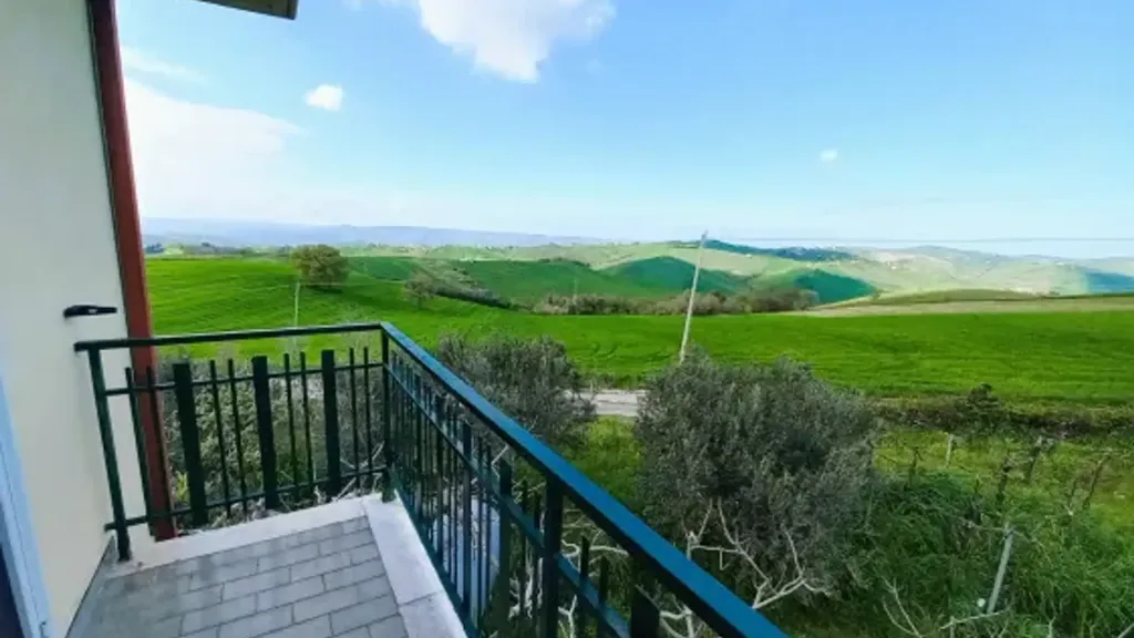 Rõdu - Detached House with Private Garden in Atessa