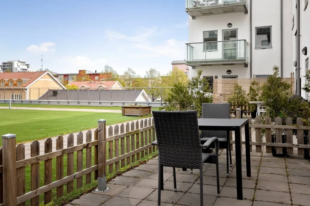Terrace - Modern Flat with Balcony in Enköping Centre