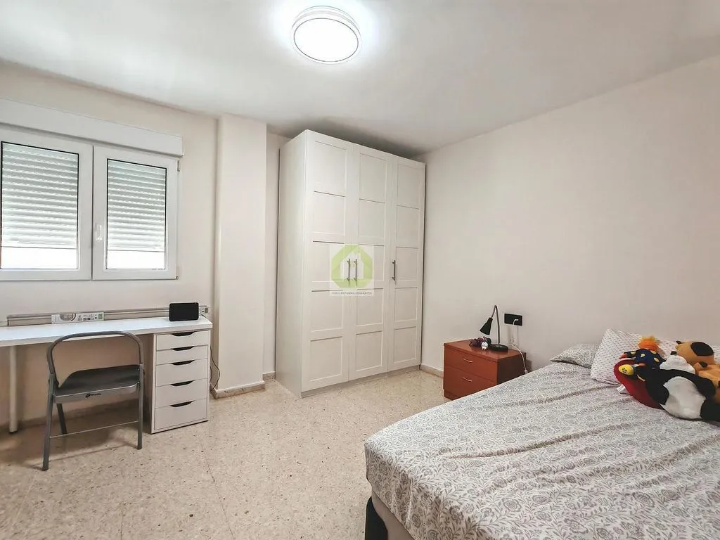 Chambres - Furnished Flat with Air Conditioning in Cervantes