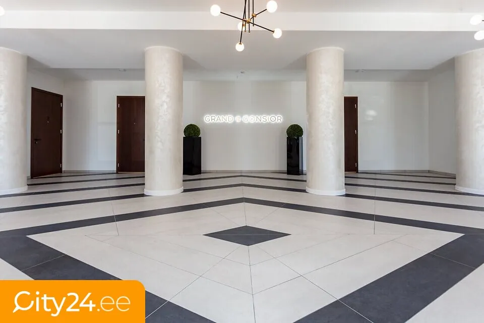 hallway_entrance