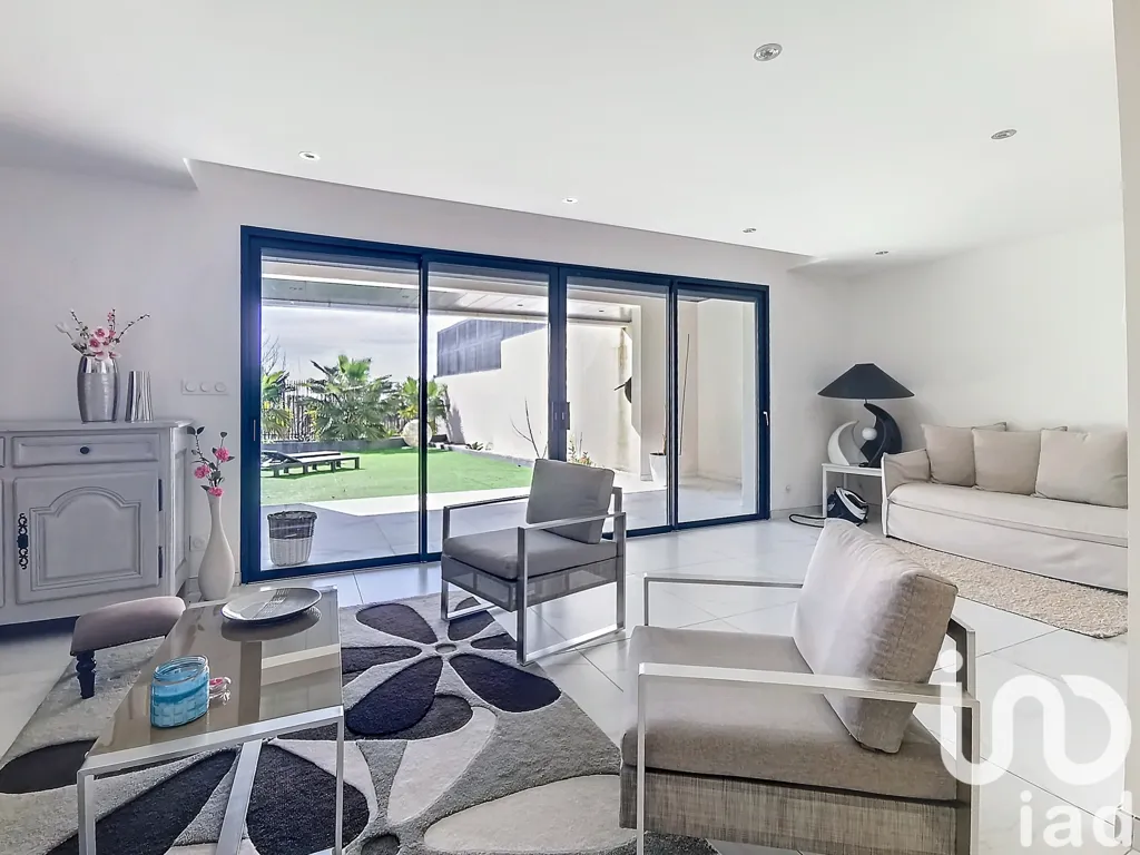 Séjour - Villa d'Architecte avec Vue Panoramique à Nîmes