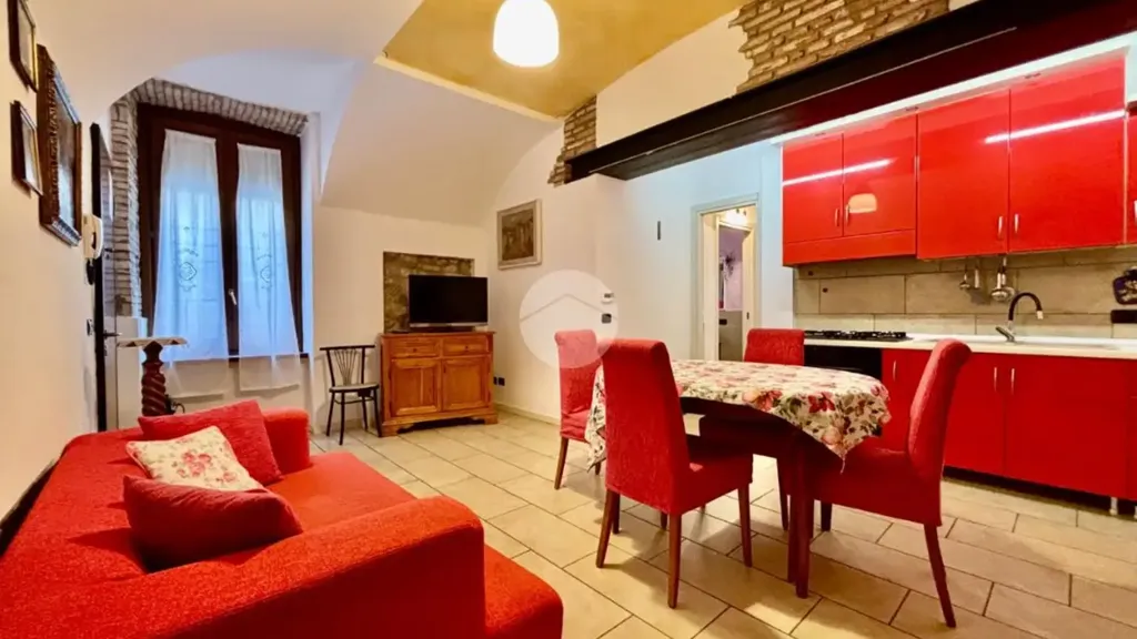 Salle à manger - Rustic Trilocale with Vaulted Ceiling in Desenzano del Garda