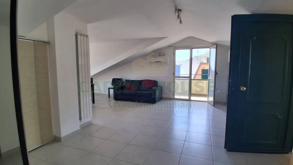 Séjour - Mansarded Apartment with Balcony in Vitulazio