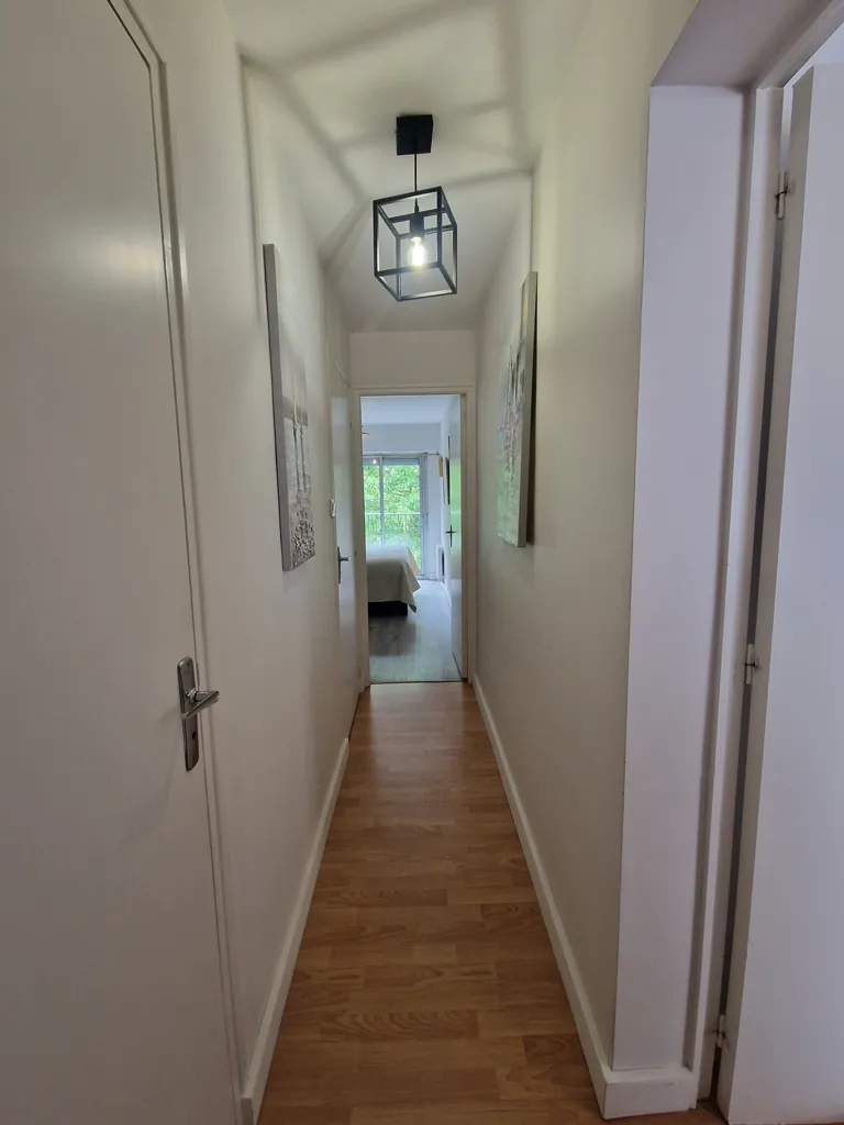 Hallway - T3 Apartment with Parking in Pontivy