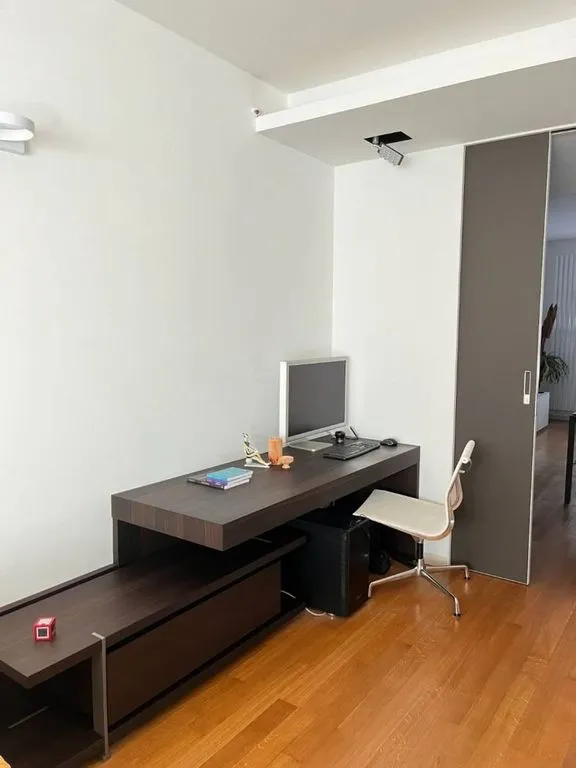 Bureau - Luxury Apartment with Balcony in Milan