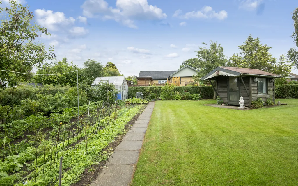 Jardin - Villa with Garden in Østervrå
