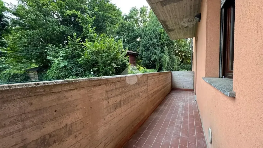 Balcon - Triplex with Balcony in Capralba