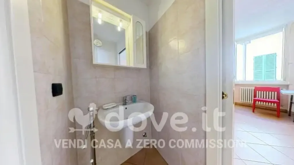 Bathrooms - Central Studio Flat with Private Cellar in Savigliano