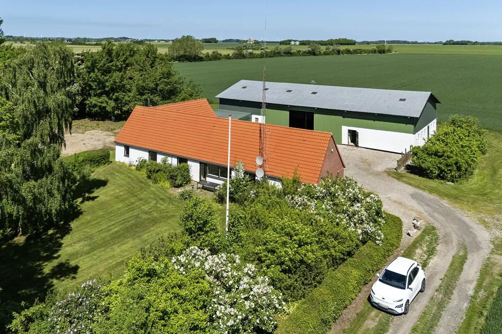 Õhuvaade - Villa with Large Barn in Nakskov