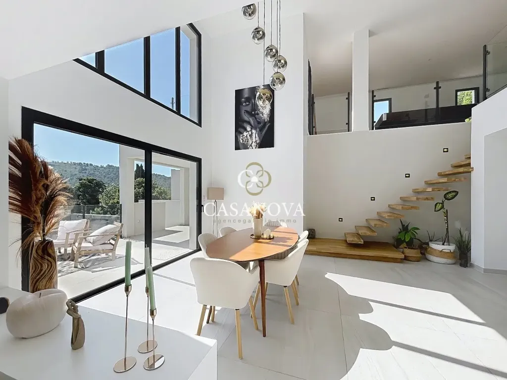 Salle à manger - Villa Contemporaine avec Vue Panoramique à Clermont-l'Hérault