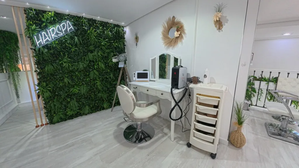 Kabinet - Design Salon with Modern Finishes in Benidorm