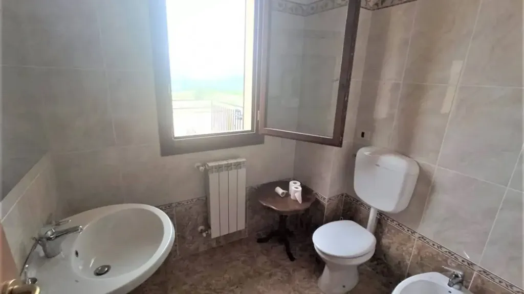 Salles de bain - Semi-detached Villa with Garden in Reggello