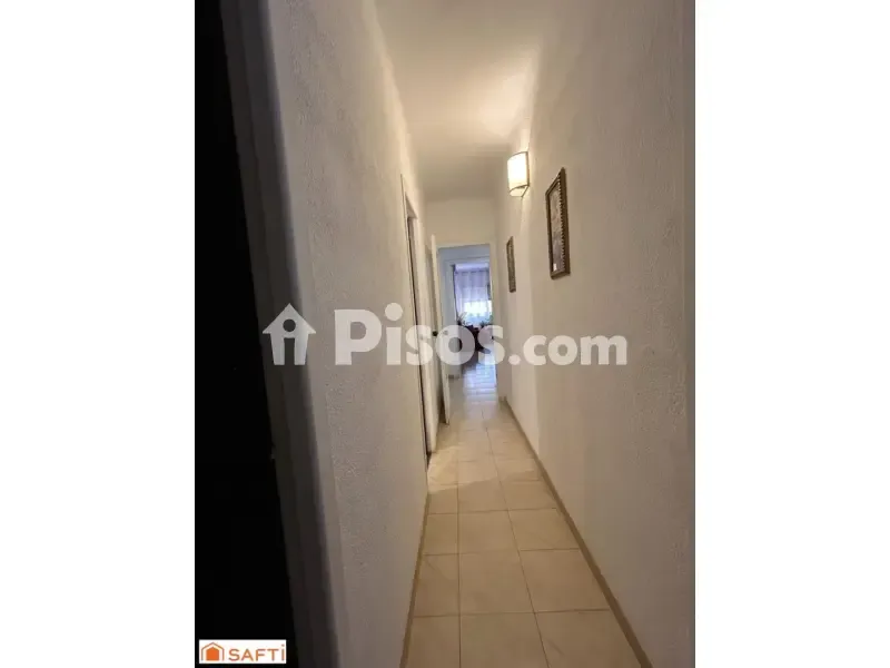 Esik - Reformed Apartment with Balcony in Amposta