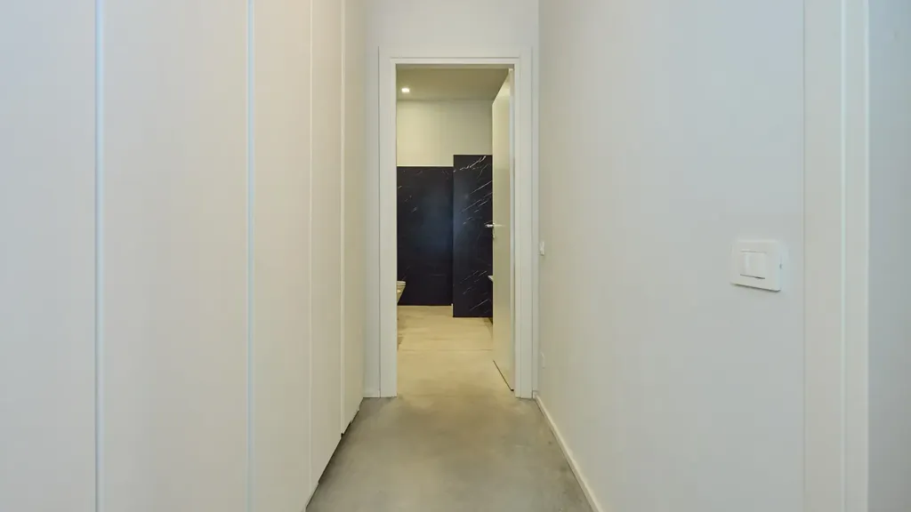 hallway_entrance