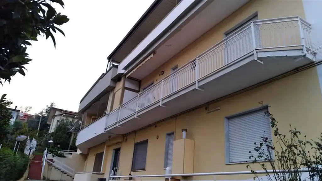 Välivaade - Six-Room Apartment in Rende