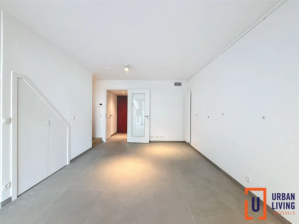 Esik - Duplex Studio with Terrace in Brussels