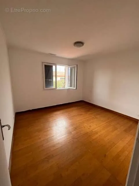 Pièces - Villa T5 avec Terrasse et Jardin à Béziers