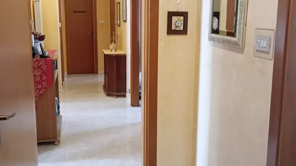 hallway_entrance