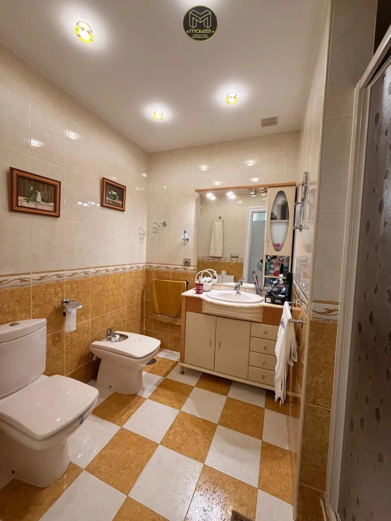Vannitoad - Luxury Villa with Private Garage on Gran Bulevar