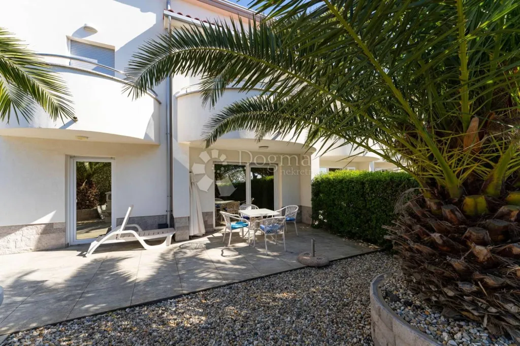 Terrazza - Modern House with Sea View in Zaton, Nin
