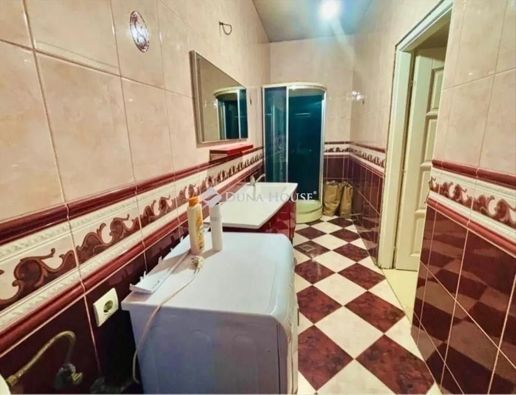 Bagni - Generational House with Large Garden in Budapest 19th District