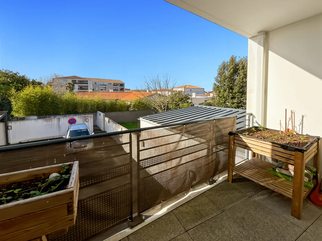 Balcone - 3-Bedroom Apartment with Balcony in Challans