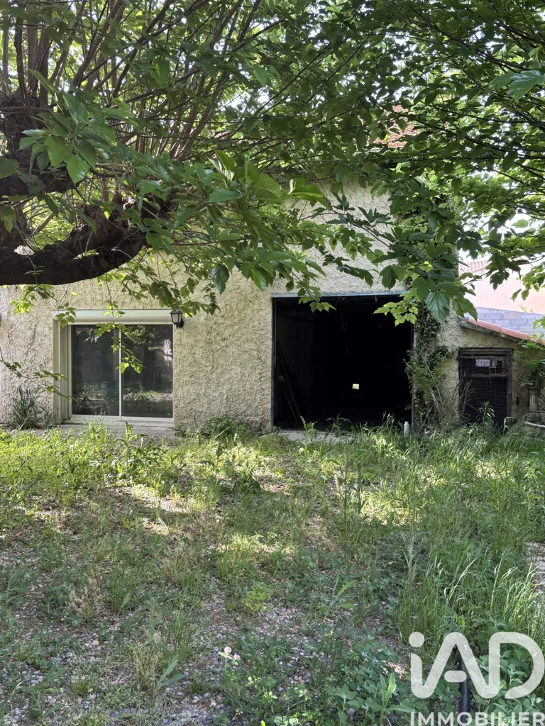 Aed - Renovateable House with Garden in Monteux