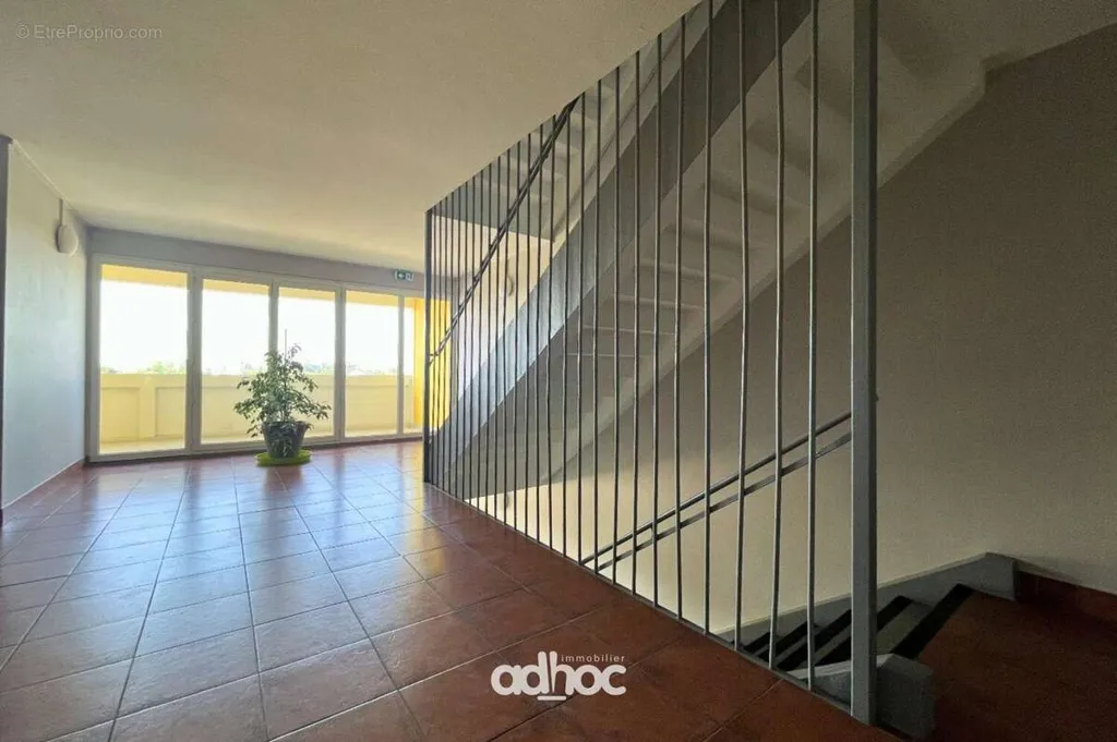 Toad - Apartment with Parking in Saint-Jean-Le-Blanc