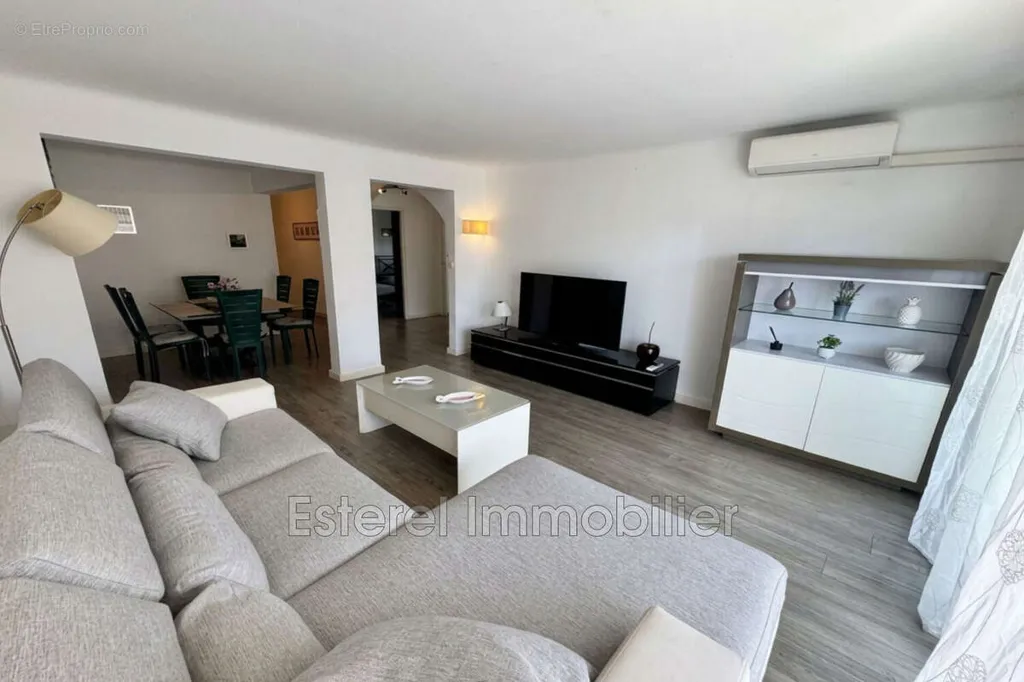Soggiorno - 3-Bedroom Apartment with Sea View in Cannes