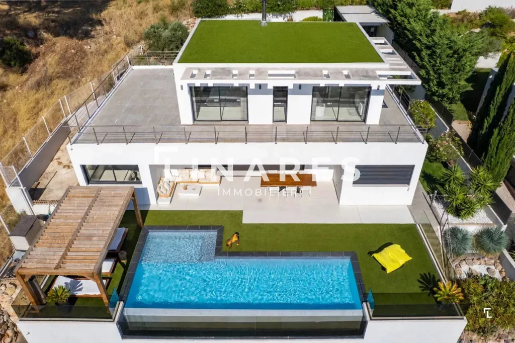 Õhuvaade - Villa with Pool and Ascender in Marseille 11ème