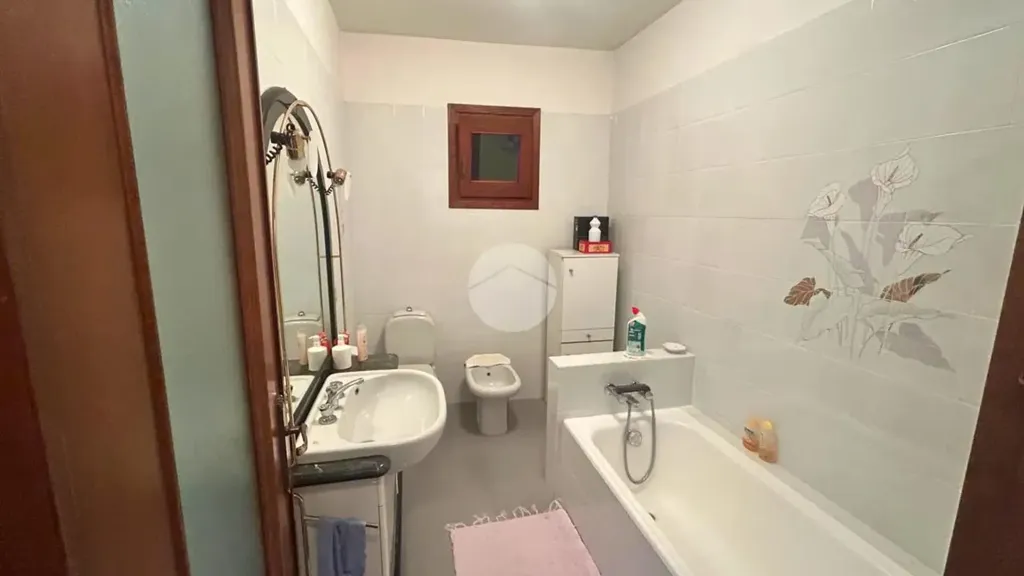 Bathrooms - Independent House with Panoramic View in Vigolo