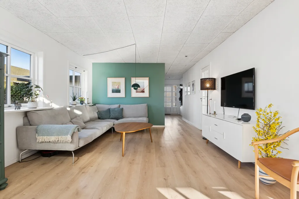 Séjour - Modernised Villa with Open View in Højby
