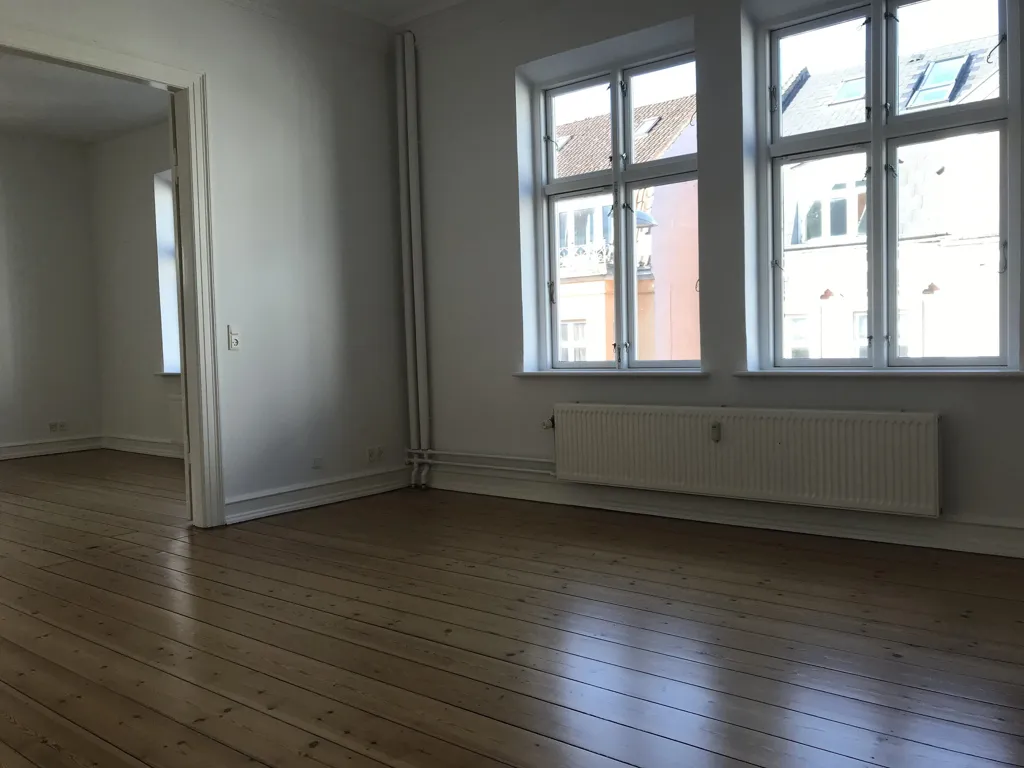 Toad - Spacious 3-Bed Flat in Renovated Building, Slagelse