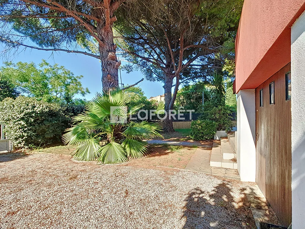 Extérieur - Maison d'Architecte avec Garage à Lattes
