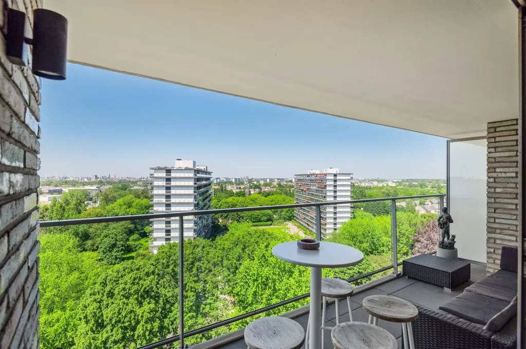 Rõdu - Duplex with Four Terraces in Antwerp