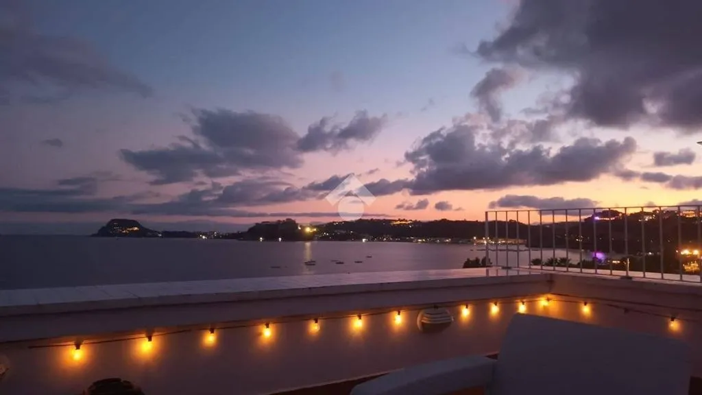 Terrass - Luxury Apartment with Panoramic View in Lucrino