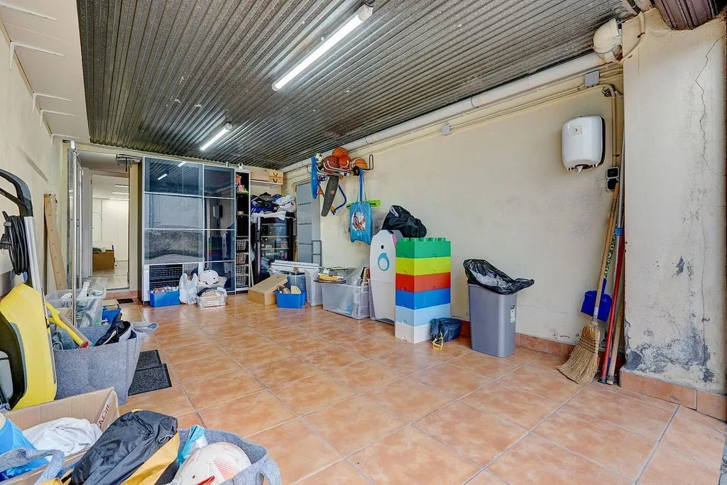 Garaaž - Spacious Flat with Views in San Roque