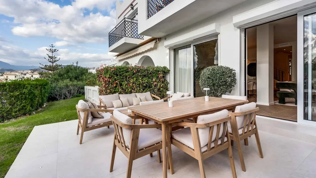 Terrass - Adosado with Private Pool in Nueva Andalucía