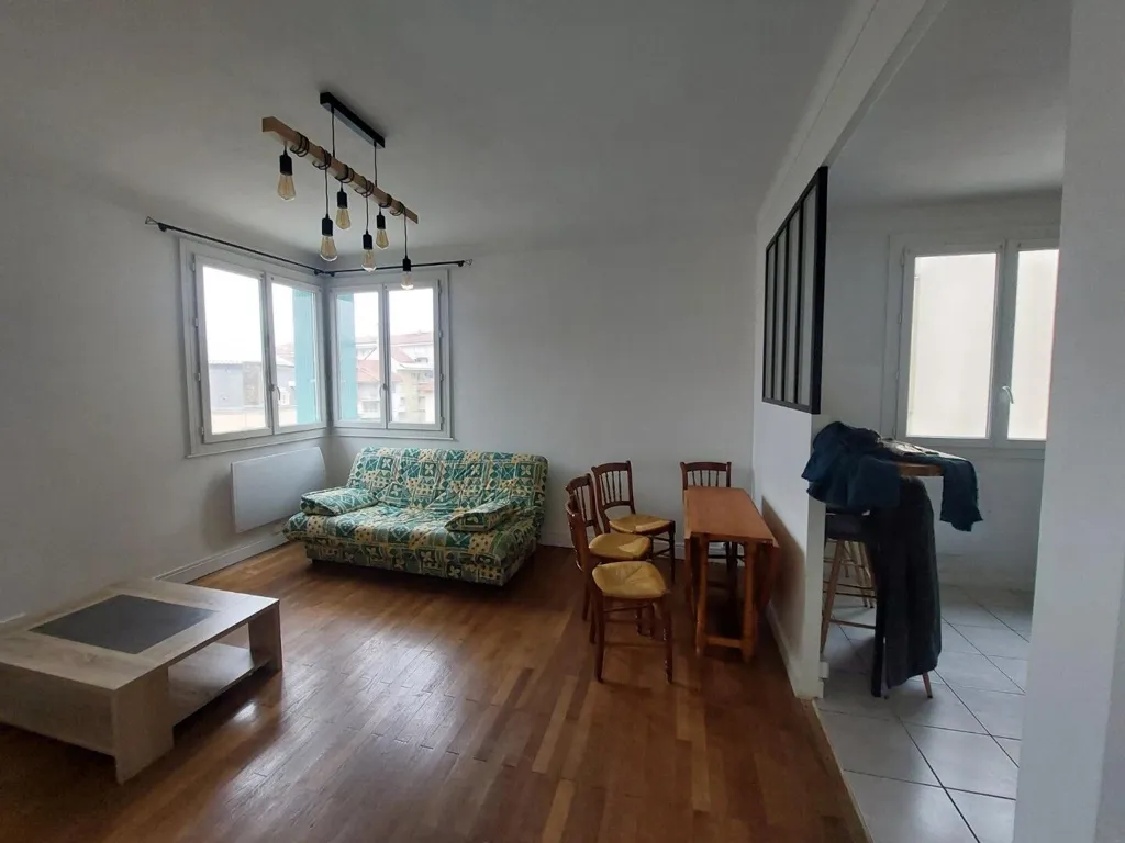 Elutuba - Furnished Apartment with Parking in Lyon 7