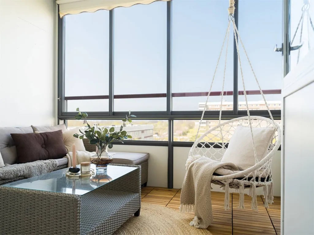 Balcon - Renovated Apartment with Balcony in Lindeborg