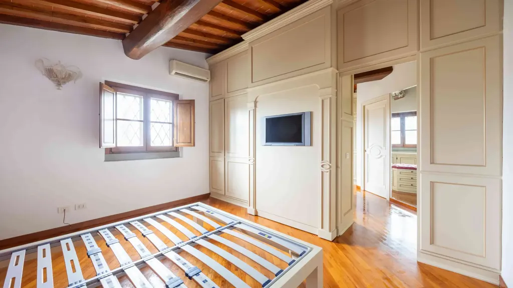 Bedrooms - Rustic Complex with Garden in Montespertoli