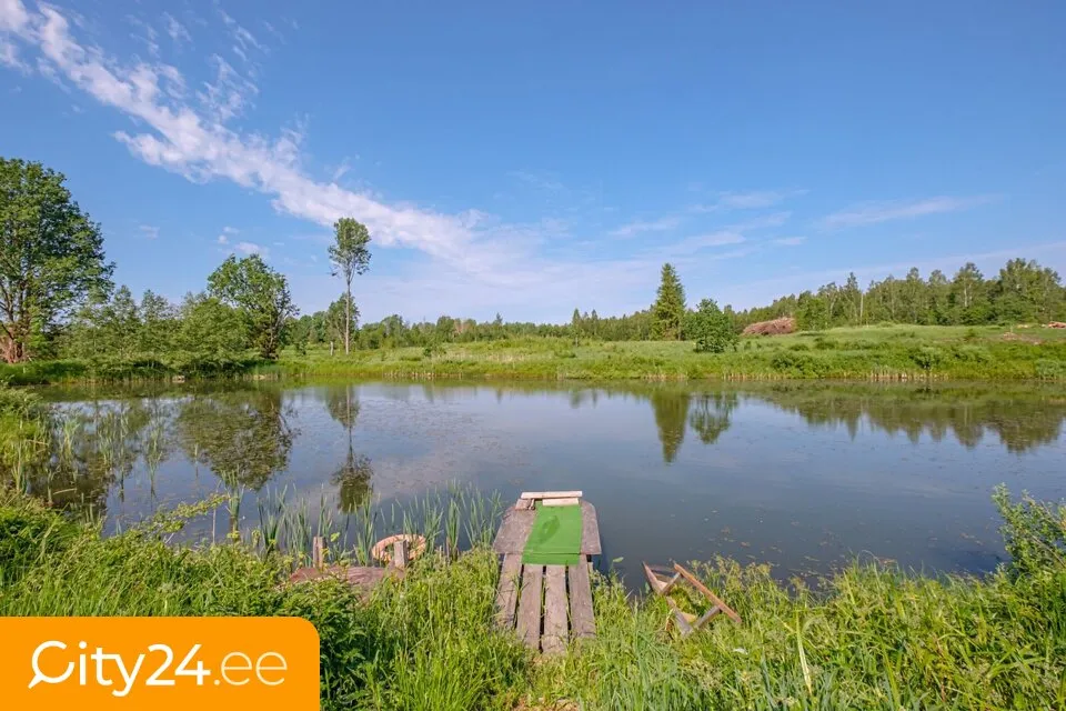 Jardin - Wooden Cottage with Lake View in Cēsis District