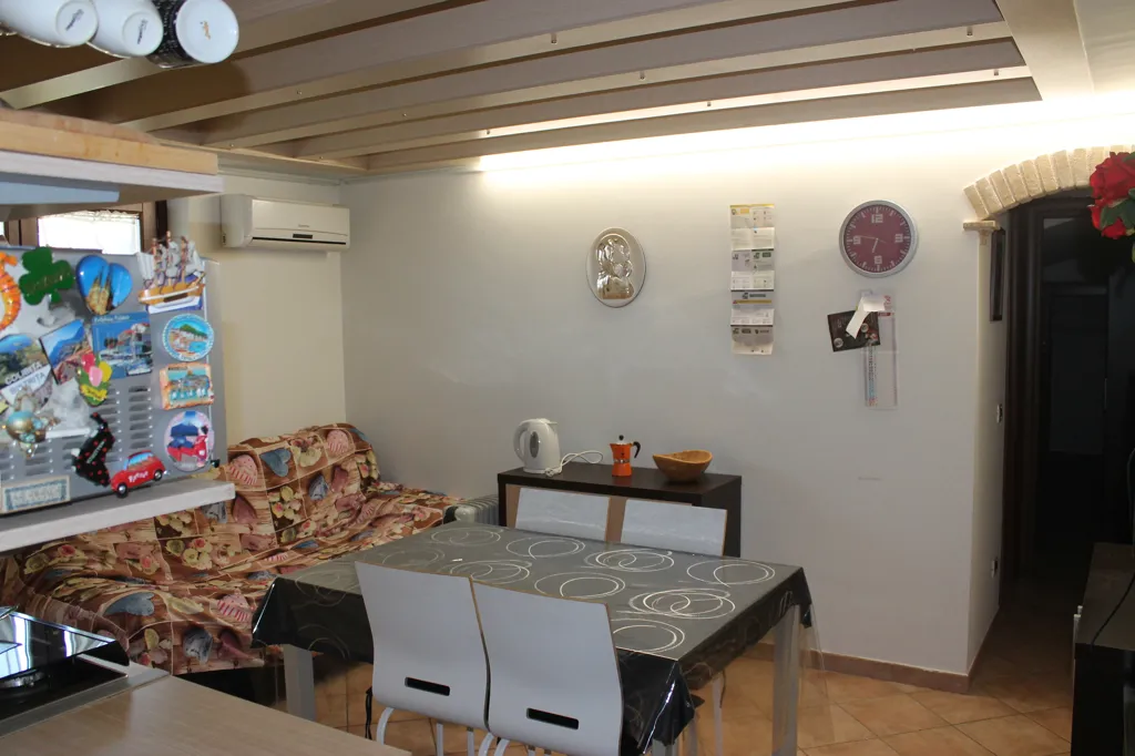 Sala da pranzo - Apartment with Balcony in Mentana