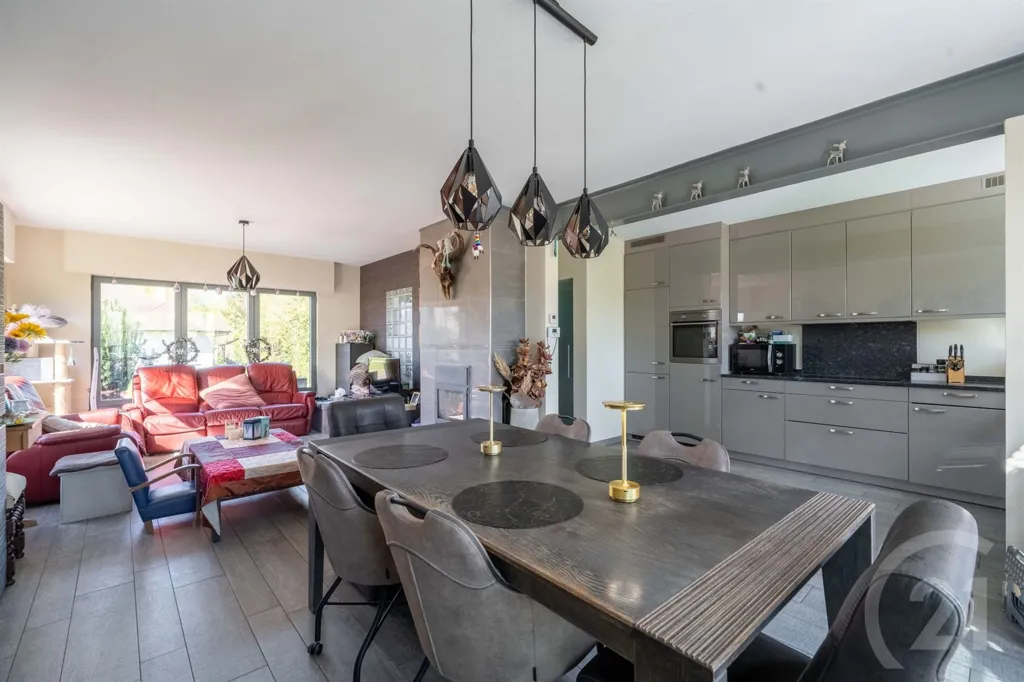 Salle à manger - Maison avec vue sur champs à Betekom