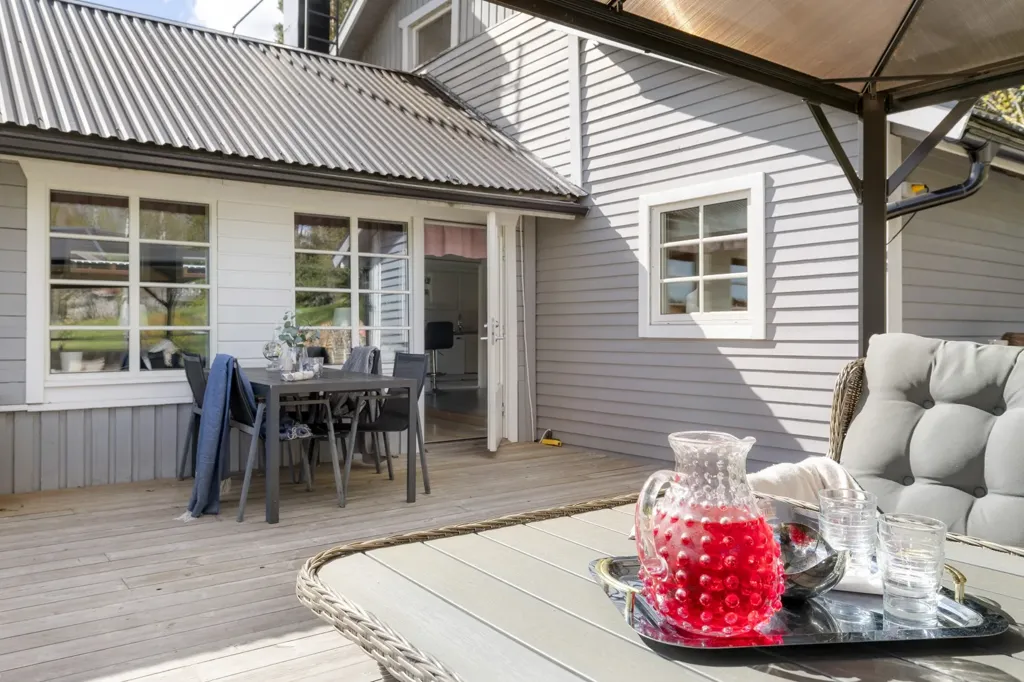 Terrasse - Contemporary Villa with Loft in Västanberg