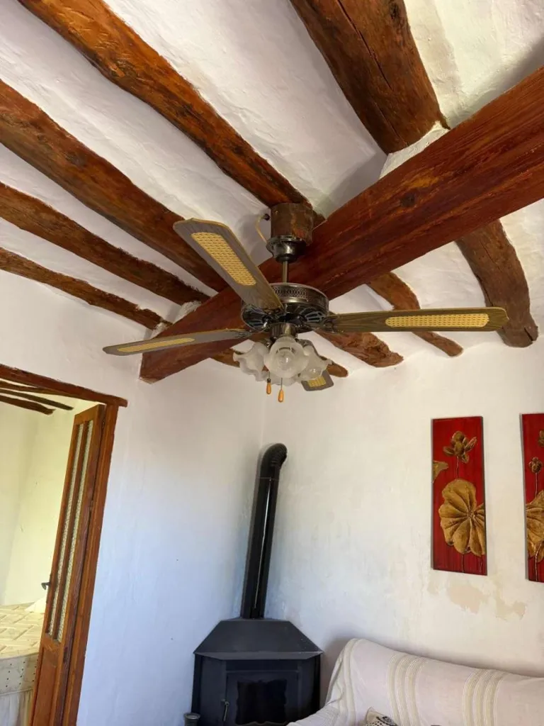 Pièces - 3-Bedroom House with Mountain Views in Oria