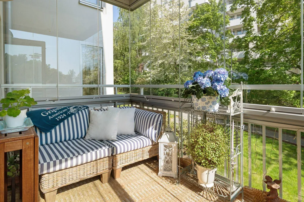 Balcon - Modern Apartment with Balcony near Farsta