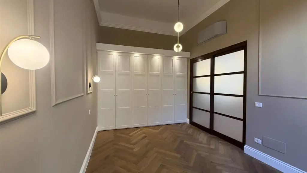 Esik - Bilocale in Elegant Building near Tram, Florence