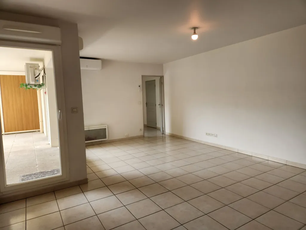 Pièces - Appartement avec Terrasse et Parking près de l'Université